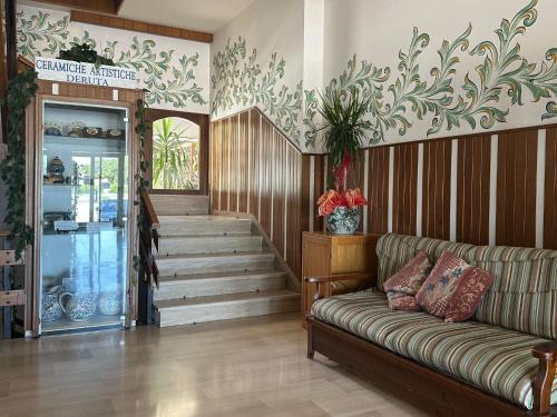 Deruta Hotel | Asso di Coppe