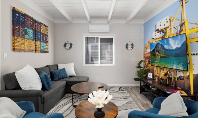 North Long Beach House | ★ASTONISHING HARBOR 1B1B THEMED HOUSE★