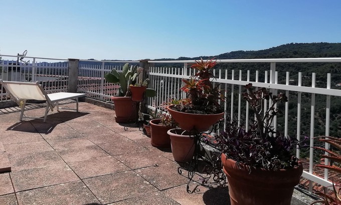 Diano San Pietro House | At 5 km.from the sea detached house divided into 2 apartments, with panoramic view