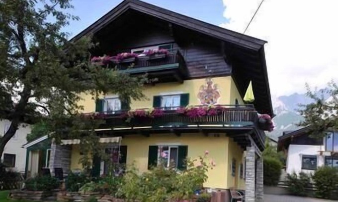 Saalfelden am Steinernen Meer Apartment | Holiday apartment Saalfelden am Steinernen Meer for 1 - 8 persons with 3 bedrooms - Holiday apartmen