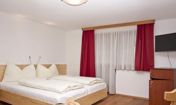 Sankt Martin am Tennengebirge Apartment | Family suite, bath, toilet, 2 bedrooms - Alpengasthof Lämmerhof