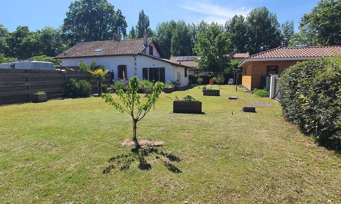 Vielle-Saint-Girons House | At the edge of Lake Leon (Vielle beach), renovated 3-bedroom gite and enclosed garden