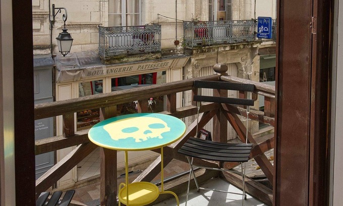 Loches Apartment | At the foot of the Saint Antoine tower