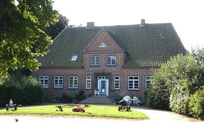 Soerup Apartment | At the riding arena - Petersen, Diedrich