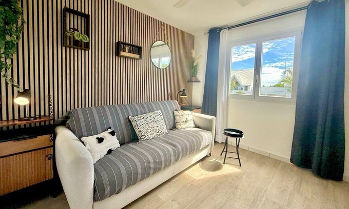 Cap Champagne Apartment | Atelier 62, charming studio, 15 min from the beach
