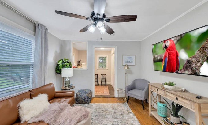 Marietta House | ATH - Marietta - 2BR - Ranch -Fenced (woods)