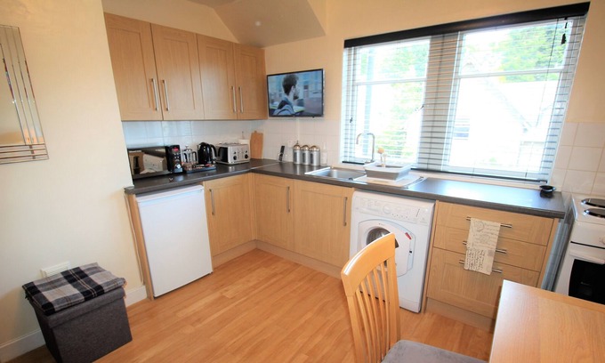 Pitlochry Apartment | Atholl Rd Self Catering - 127 Central Location