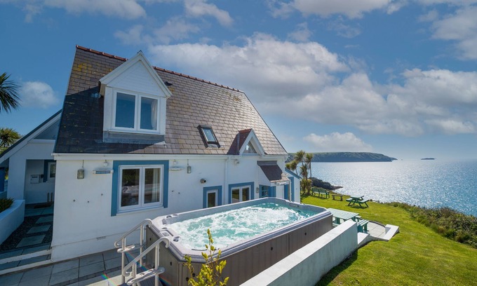 Little Haven House | Atlantic Sunset, Holiday Home Little Haven, Sleeps 12, 6 bedrooms, bathrooms