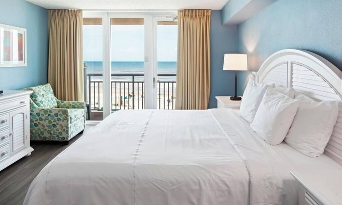 Ormond Beach Hotel | Atlantic View 1BR w/Kitchen, Pool, and Easy Access to Sun, Sand, and Dining