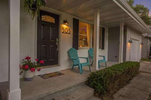 Muskegon House | ATLAS - Whole House - 5BR 2BA - Hot Tub - Game Rooms - Theater - Fenced Backyard