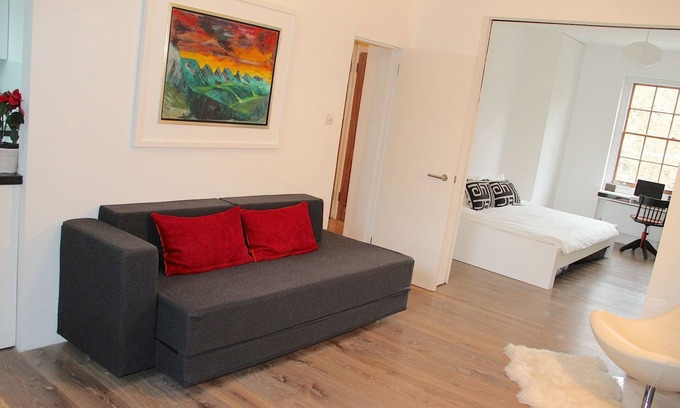 Kings Cross St. Pancras Apartment | Atmospheric Bloomsbury Flat With A Green View