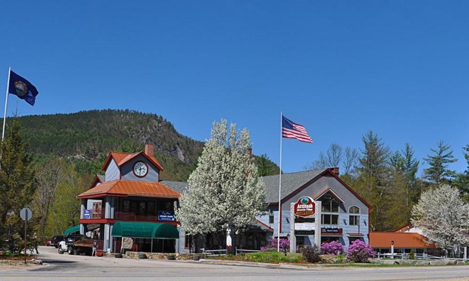 Bartlett Resort | Attitash Mountain Village