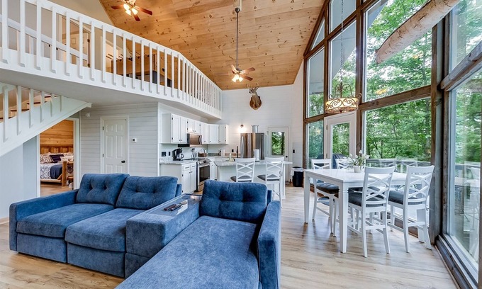 Sautee Nacoochee House | Attitude Adjustment - Treetop Chalet in Sky Lake – Rustic Charm with Hot Tub &