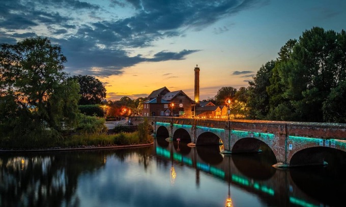 Stratford-upon-Avon House | Attractive 2 Bed in a Quiet cul-de-sac w/Parking | Pass the Keys