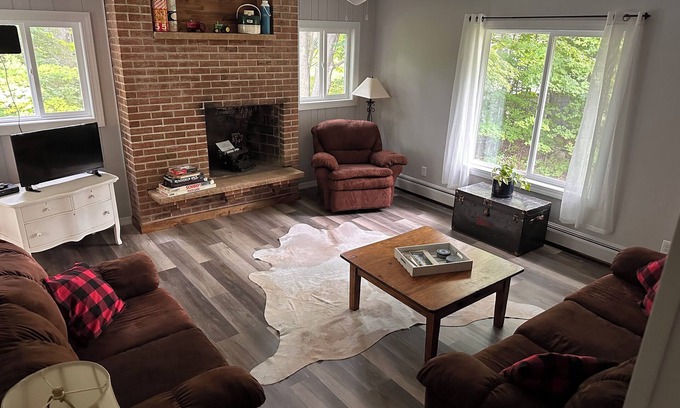 Deerbrook House | ATV/UTV/Snow & Ice Age Trails - Golfing - Lakes - Fireplace & Firepit - WIFI