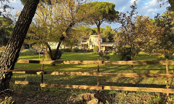 Le Cannet-des-Maures Villa | Atypical gîte in the heart of the Maures Nature Reserve