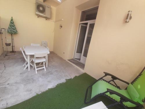 Millau Apartment | Au 70