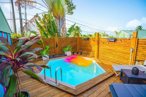 Goyave House | Au cœur du papillon piscine privée