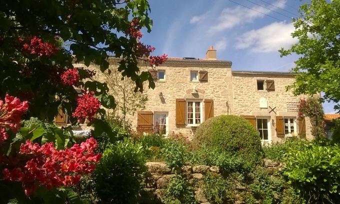 Saint-Malo-du-Bois Bed & Breakfast | Au Coeur de la Nature