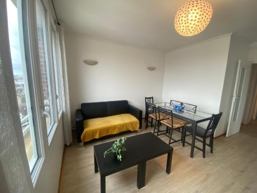 Sotteville-les-Rouen Apartment | Au dessus du jardin - 185