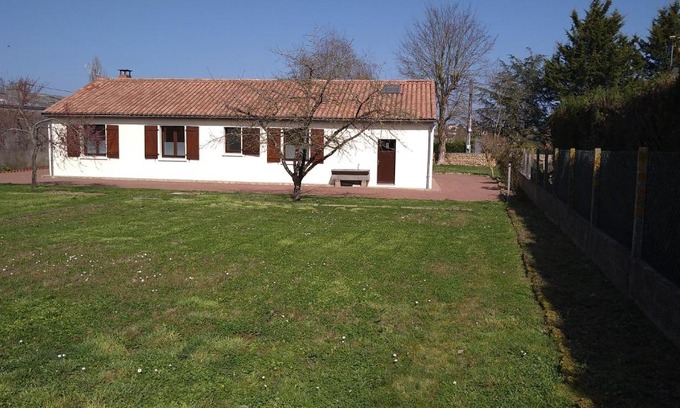 Airvault House | Au fief du château