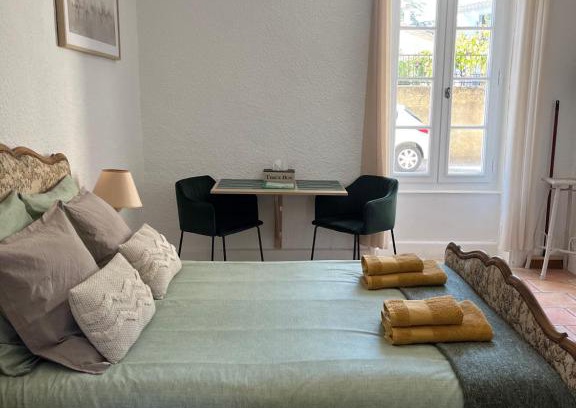 Grignan Apartment | Au Petit Faubourg