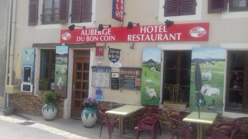 Moulins Engilbert Hotel | Auberge Du Bon Coin