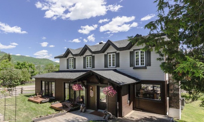 Mont-Tremblant Hotel | Auberge Sauvignon