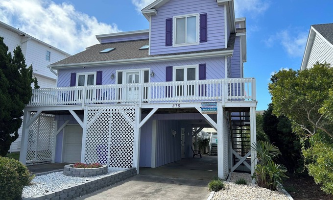 Ocean Isle Beach Cottage | August 4 night Min avail! Gorgeous 4 bedroom Home new decking and outdoor space
