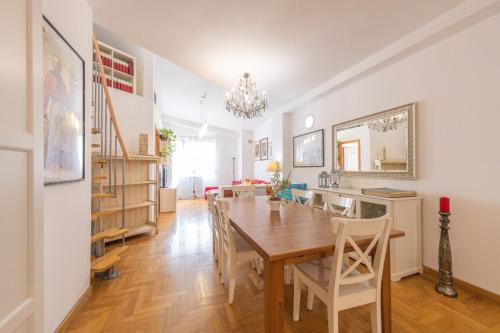 Frascati Apartment | Aura 12
