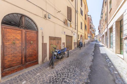 Frascati House | Aura 24