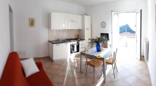 Riva Faraldi Apartment | Auriva