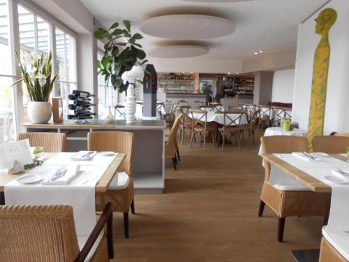 Neuburg Hotel | aussicht bio hotel restaurant cafe