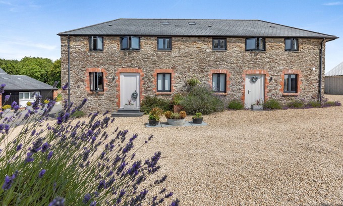 Barnstaple House | Austen Cottage - Swanmoor Grange