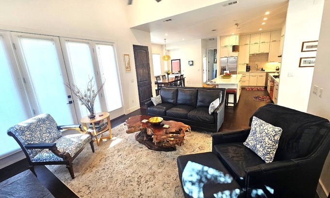 Travis Heights House | Austin Compound 1 Block off Trendy South Congress, Perfect for Groups Traveling Together!
