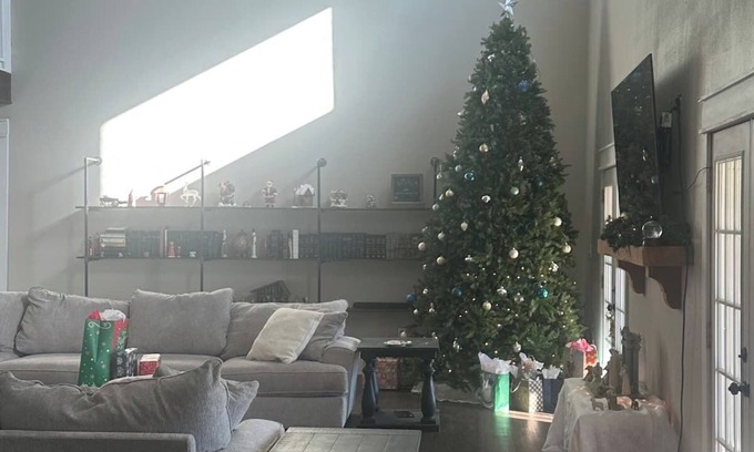 Bellville Other | Austin Estates - Spacious 6-bedroom rustic farmhouse in charming Bellville