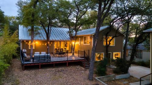 Tarrytown House | Austin Retreat w Game Room Casita EV Charger Cedar Stone by AvantStay