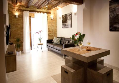 El Pilar Apartment | Authentic Charming Apartment/Wifi/Air Conditioning