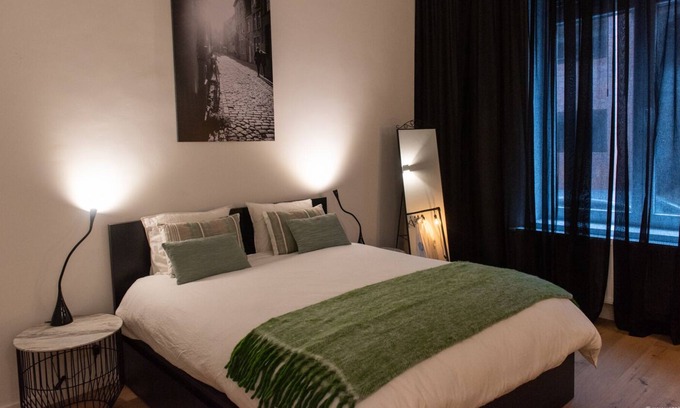 Heirnis Apartment | Authentic city house with a cozy garden