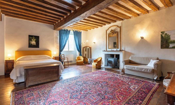 Baulne-en-Brie Bed & Breakfast | Authentic medieval seigniory. A timeless experience.