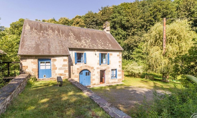 La Trinite Cottage | Authentic Stay at Medieval Mill - Pets Welcome