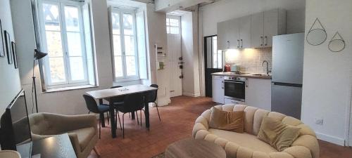 Republique Apartment | Authentique Bouquet