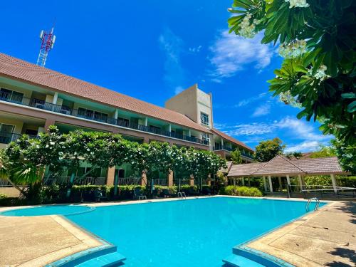North Pattaya Hotel | Authong Residence