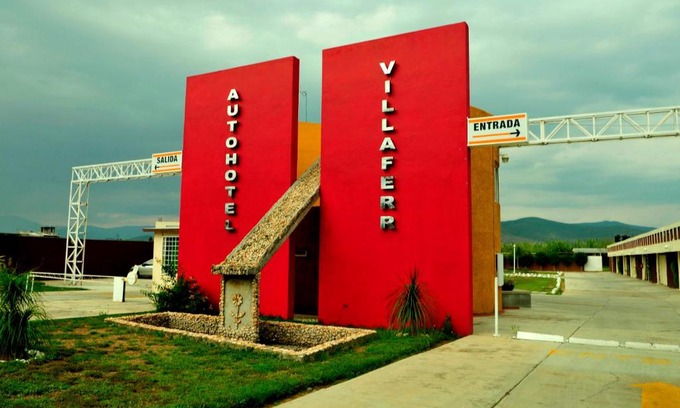 San Raymundo Jalpan Hotel | Auto Hotel Villaferr