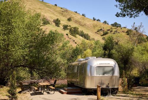 Three Rivers Hotel | AutoCamp Sequoia