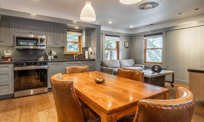 Homewood Cottage | Autumn Availability! Close to Homestead Resort! Filtered Lake Views!