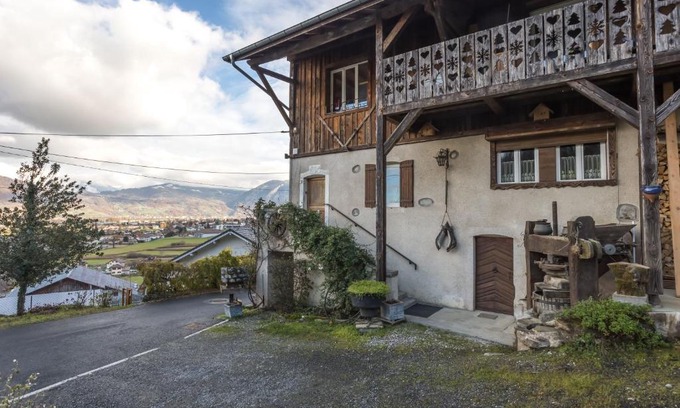 Marnaz Apartment | Aux Bois dHermy