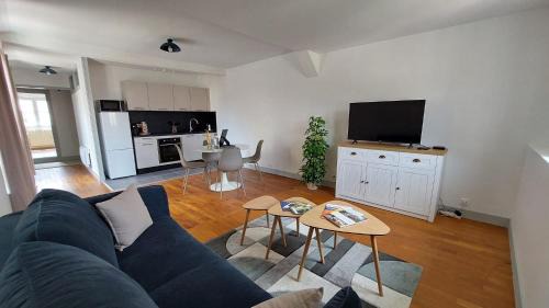 Auxerre Apartment | Aux'Cerfs - Vue cathédrale