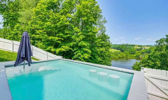 Mount Vernon House | Avail 10-19 thru 10-24+4BR+Lake Access+ Fire Pit+Pet Friendly&Heated Pool w fee