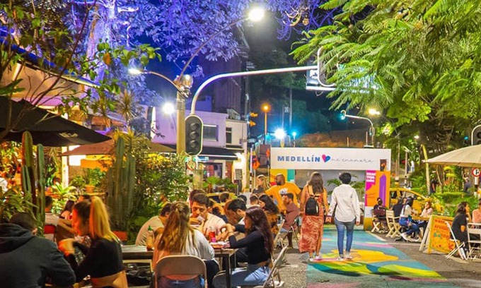 Castropol Apartment | Avenida el poblado con terraza